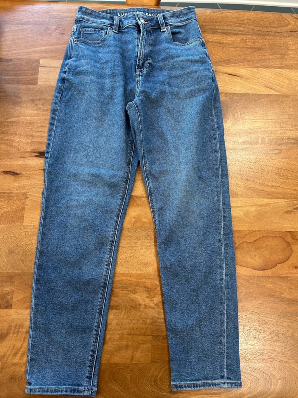 American Eagle Outfitters High-Rise Straight Leg Jeans - Medium Blue